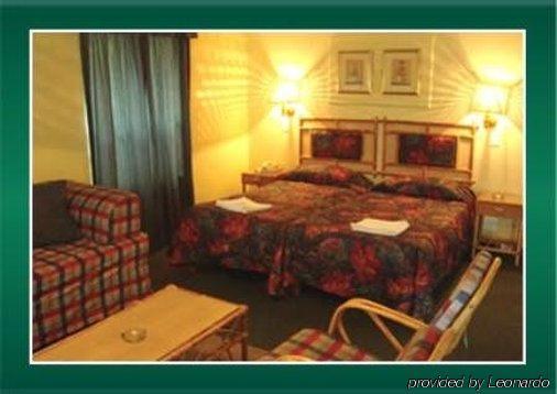 Pine Lodge Resort George Exterior foto